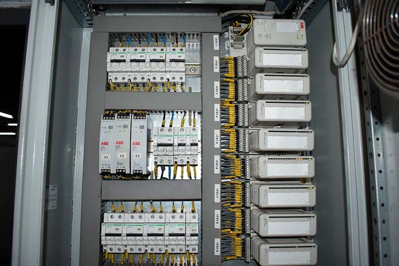 Instalaciones y mantenimiento eléctrico Instalaciones y mantenimiento eléctrico